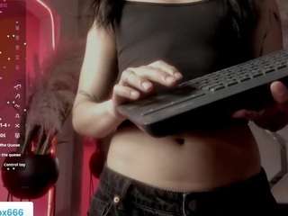 Saraa-fox live webcam on Soda Cams