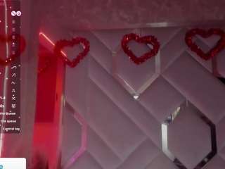 saraa-fox's CamSoda show and profile