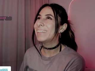 saraa-fox live webcam show