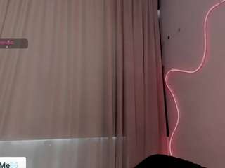 Saraa-fox live webcam show