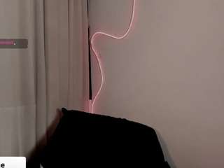Saraa-fox live webcam show
