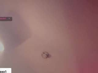 Saraa-fox live webcam show