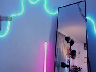 Saraa-fox live cam preview