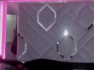 Saraa-fox's Live Sex Cam Show