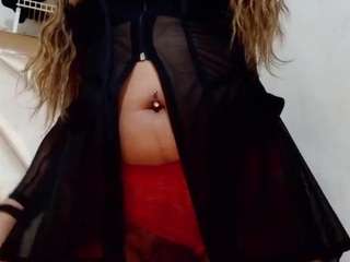 sweetbrunettexselfsu... webcam