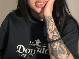 bratluvaaa from CamSoda is Freechat