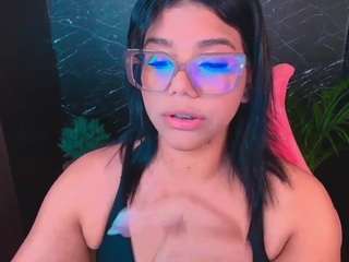 ashleey18 webcam