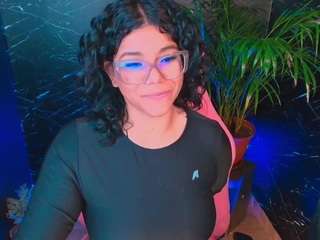 ashleey18's CamSoda show and profile