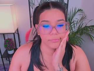 ashleey18 live cam profile