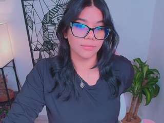 ashleey18 live webcam show