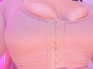 Ashleey18's Live Sex Cam Show