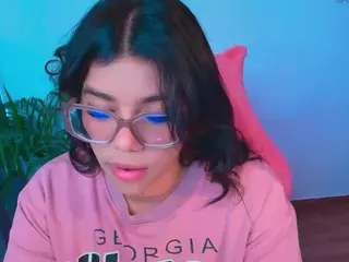 Ashleey18's Live Sex Cam Show