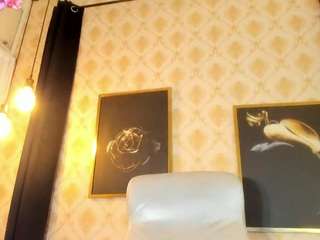 natalie-parker, female webcam model,  years old, on live webcam