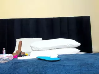 Cutie-bootie's Live Sex Cam Show