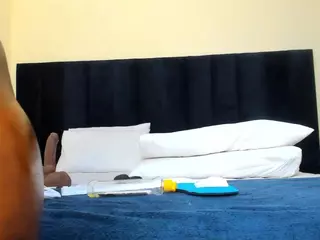 Cutie-bootie's Live Sex Cam Show
