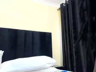 Cutie-bootie's Live Sex Cam Show