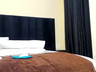 Cutie-bootie's Live Sex Cam Show