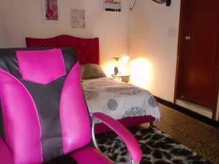  danielle-rose chat room