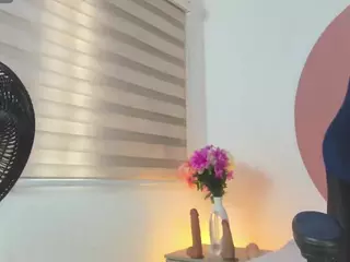 luana-adans's Live Sex Cam Show