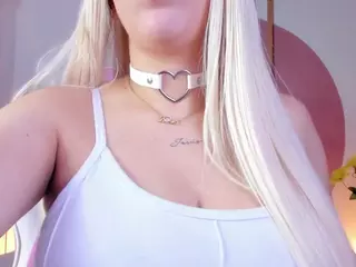 luana-adans's Live Sex Cam Show