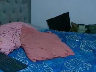 mishukittyy webcam model