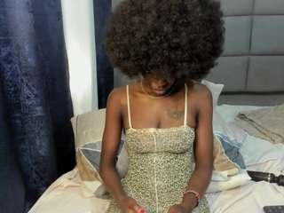 suhailasuu Live Webcam on CamSoda