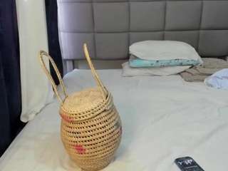 suhailasuu Live Webcam on CamSoda