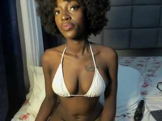 suhailasuu Live Webcam on CamSoda