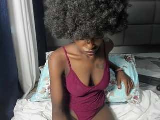 suhailasuu Live Webcam on CamSoda