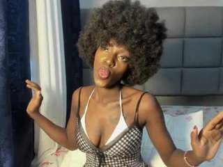 suhailasuu Live Webcam on CamSoda