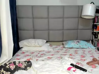 suhailasuu's Live Sex Cam Show