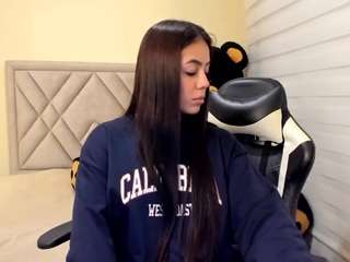 salomebrunette webcam model