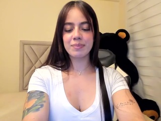 Live webcam model salomebrunette on Soda Cams