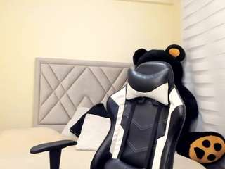 salomebrunette Live Webcam on CamSoda