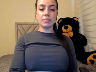 Live webcam model salomebrunette on Soda Cams
