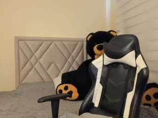 salomebrunette's CamSoda show and profile