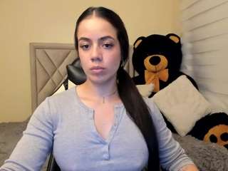 Live webcam model salomebrunette on Soda Cams