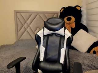 salomebrunette Live Webcam on CamSoda