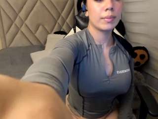 salomebrunette Live Webcam on CamSoda