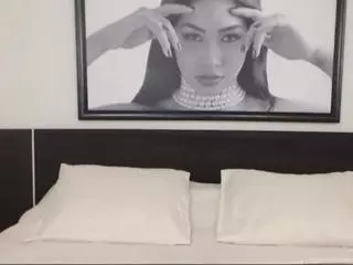 ValeriaLuna's Live Sex Cam Show