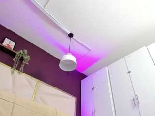 april-bowie Live Webcam on CamSoda