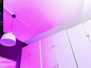 april-bowie live cam profile