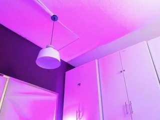 april-bowie's CamSoda show and profile