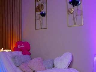 sabrinajade's CamSoda show and profile