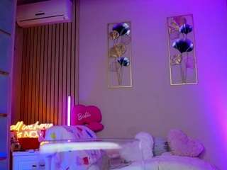 Live webcam model sabrinajade on Soda Cams