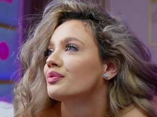 Live webcam model sabrinajade on Soda Cams