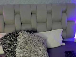 elenawilliams Live Webcam on CamSoda