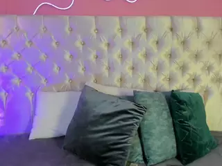 Ely-Maldox's Live Sex Cam Show