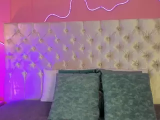 Ely-Maldox's Live Sex Cam Show