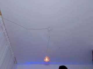 khaleesi-laylee, female webcam model,  years old, on live webcam